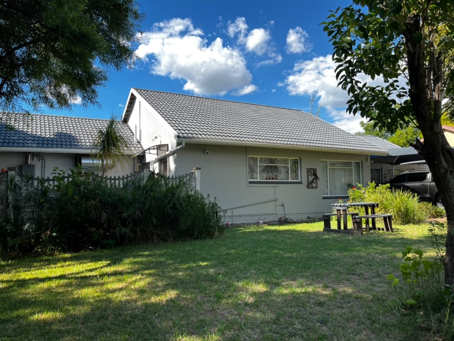 3 Bedroom Property for Sale in La Hoff North West